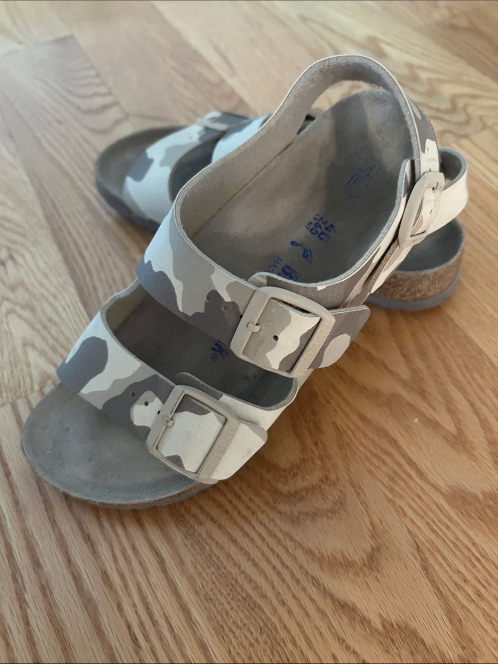 Birkenstock Arizona Camouflage Sandals in Beige and Brown sz 40